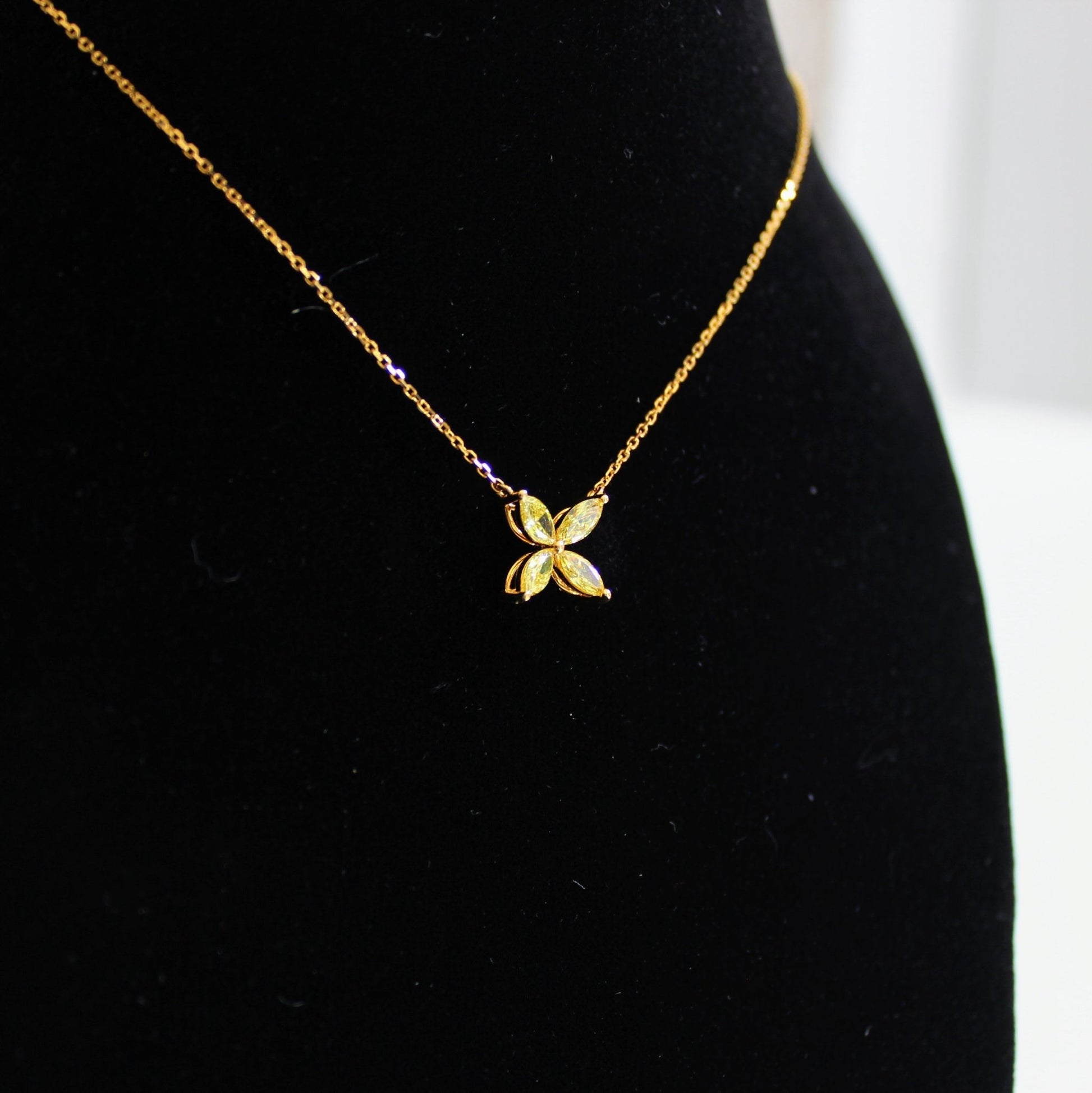 Four - Leaf Clover Necklace - Sternvoll Jewelry