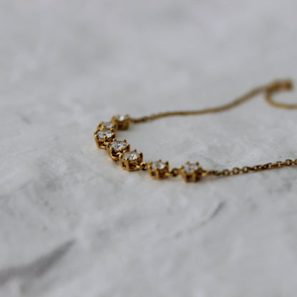 V - Curve Necklace - Sternvoll Jewelry